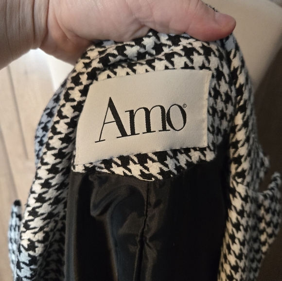 Amo Women's Black and White Houndstooth Blazer - Picture 13 of 16
